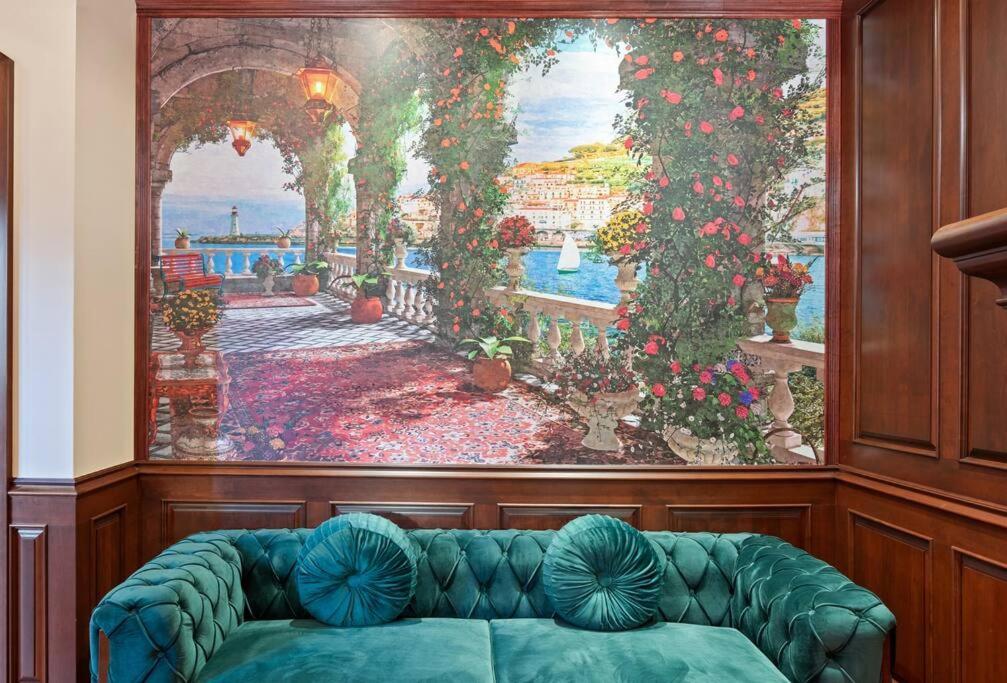 French Chateau W/Swim Spa & Theatre: 11,700 Sqft YYC 외부 사진