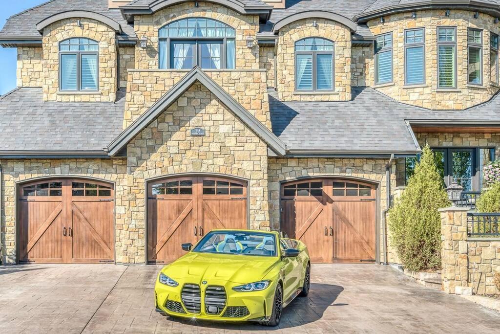 French Chateau W/Swim Spa & Theatre: 11,700 Sqft YYC 외부 사진
